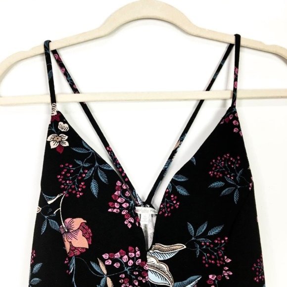 Charlotte Russe Boho Cottagecore Rose Floral Plunge Bodysuit - Picture 5 of 13